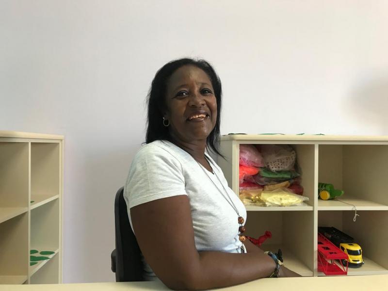 Iracema prestes a se aposentar relembra vida dedicada à educação
