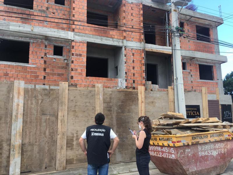SMDU fiscaliza e multa obras irregulares embargadas na Capital