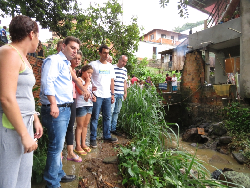 Mutirão e educação ambiental no Horácio