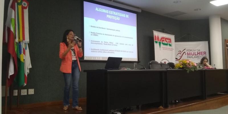 Fórum da Mulher Parlamentar debate sobre medidas contra violência contra a mulher