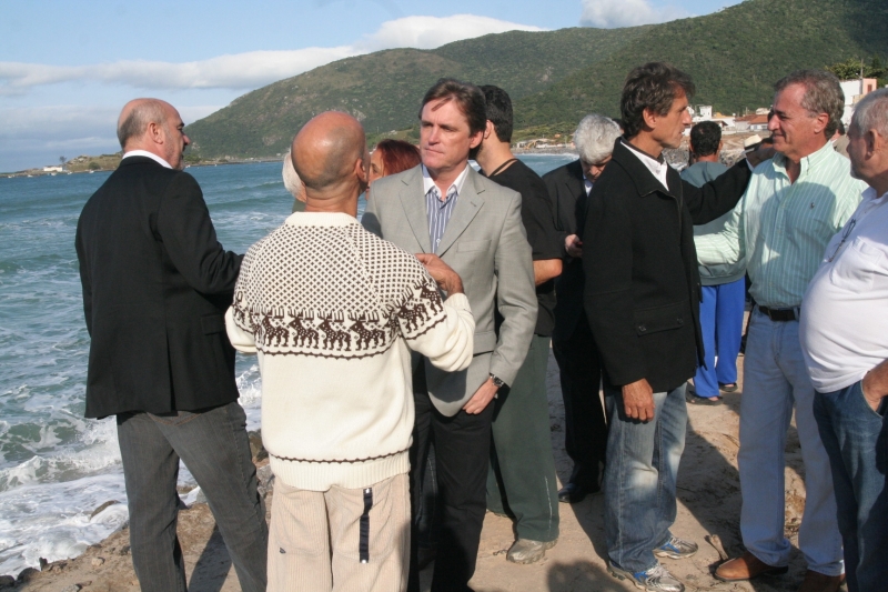 Verba federal garante construção de molhes de pedra para conter ressaca 