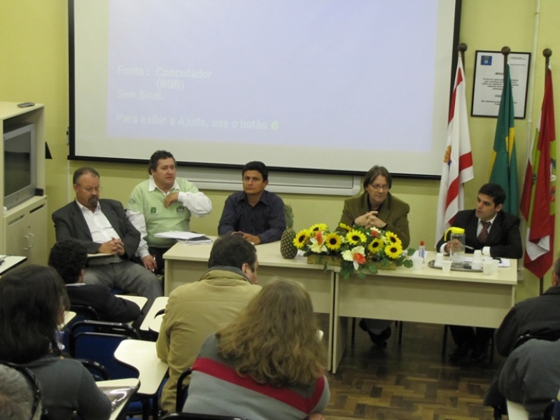 Gerson Basso vistoria ações de adotantes de área verde na Capital