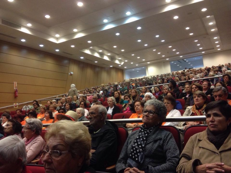 Tarde Cultural reúne 300 idosos no TCE