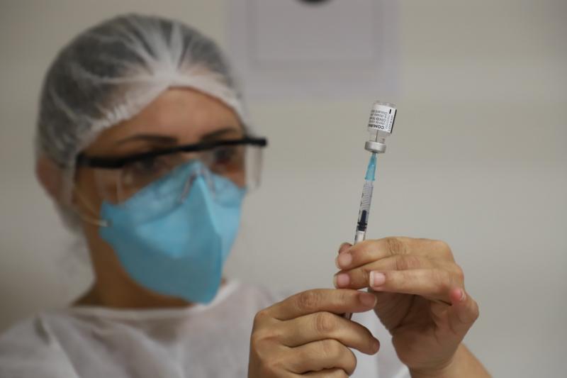Florianópolis antecipa vacinação para sexta-feira de pessoas com 49 ou +