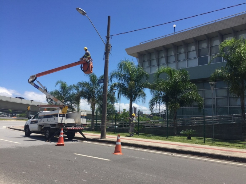 Floripa Iluminada beneficia 1500 ruas da cidade