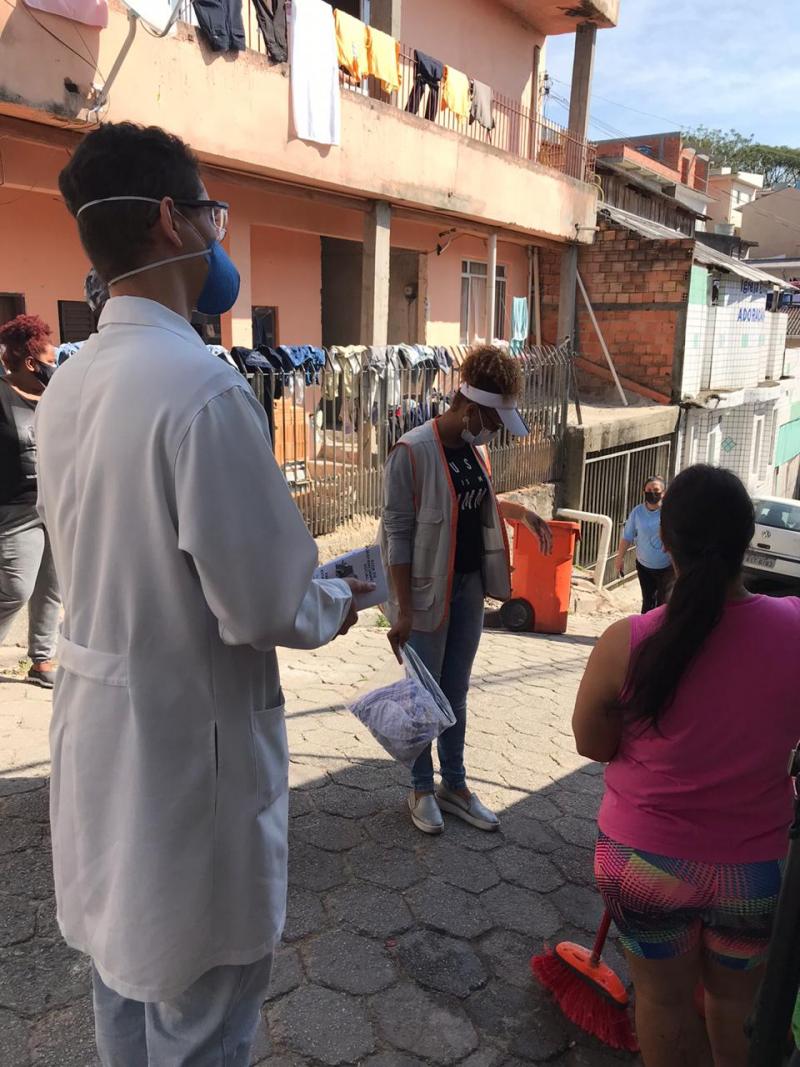 COVID-19: Equipe de Centro de Saúde faz ação no morro do 25