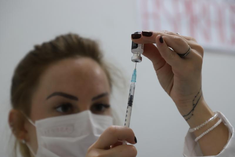 Florianópolis continua vacinação contra Covid-19, Influenza e vacinas do calendário, nesta quarta-feira, 24 de agosto