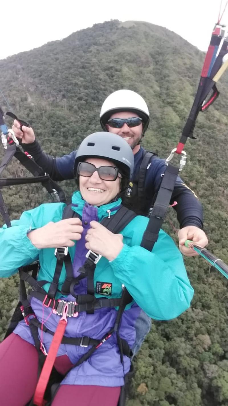 Prefeitura de Florianópolis e Associação Catarinense para Integração do Cego promovem salto de parapente