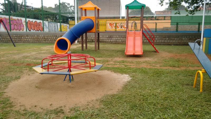 Continente entrega três praças revitalizadas