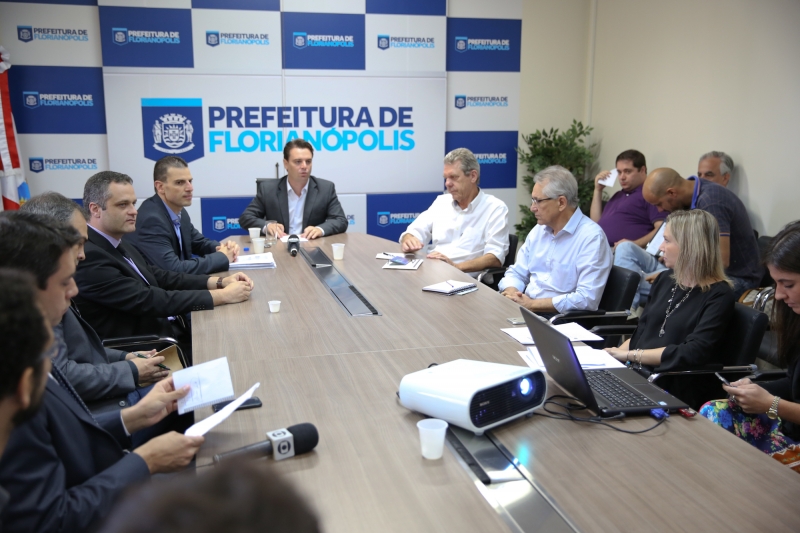 Mudança na taxa de lixo e recurso para festa