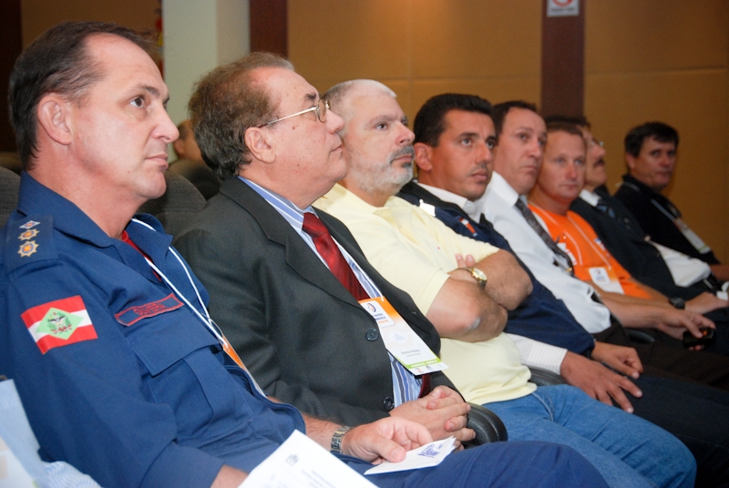 Cerca de 200 pessoas participaram da I Conferência Municipal de Defesa Civil