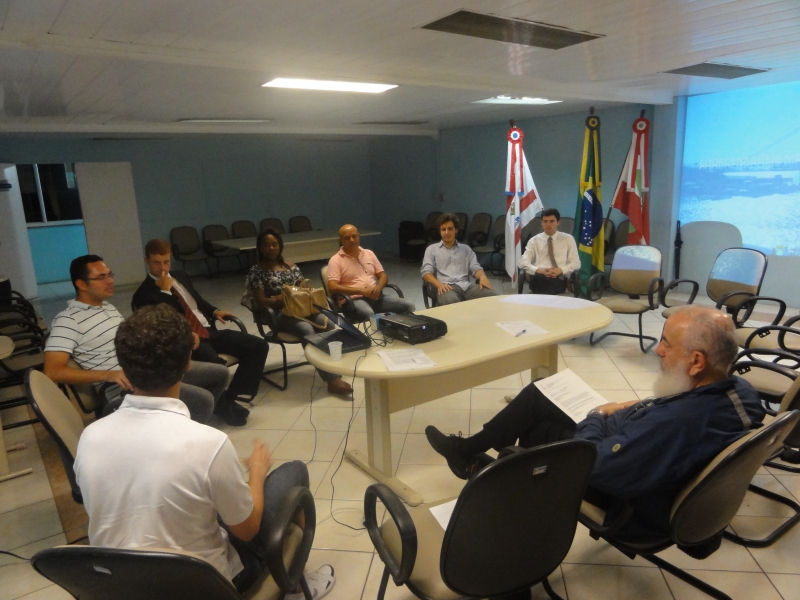Juventude debate cidadania e voluntariado