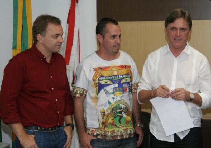 Prefeitura entrega a premiação de Carnaval 