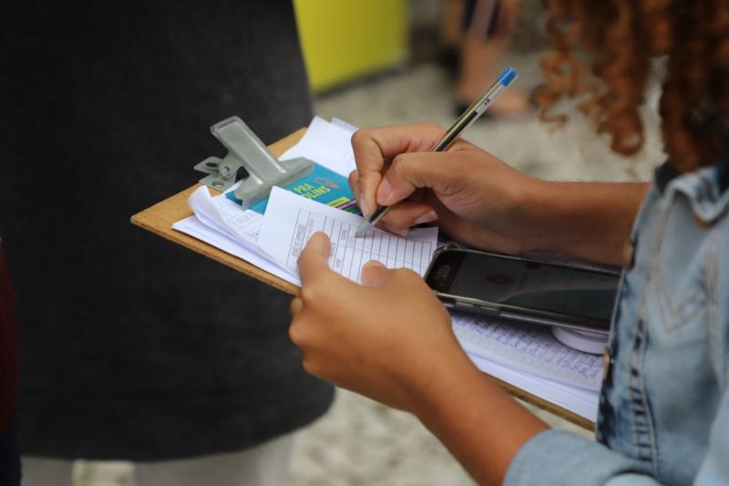 PMF realiza feira de empregos e cursos no Largo da Catedral