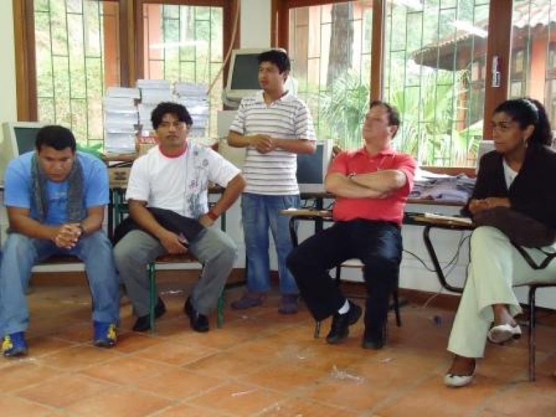 Reunião define medidas emergenciais para melhorar a qualidade de vida dos índios