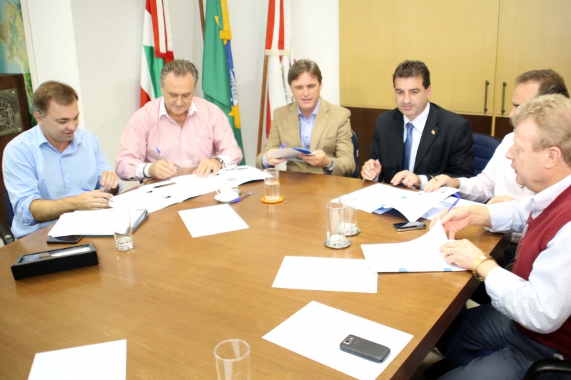 Prefeitos definem diretrizes do Transporte Coletivo Marítimo
