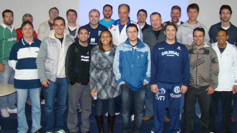 Técnicos e professores de educação física elogiam Curso Internacional de Handebol organizado pela FME de Florianópolis  