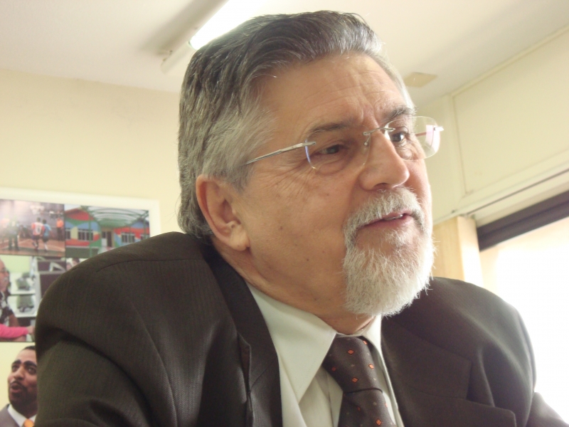 Secretaria de Educação avalia estado da Escola Celso Ramos