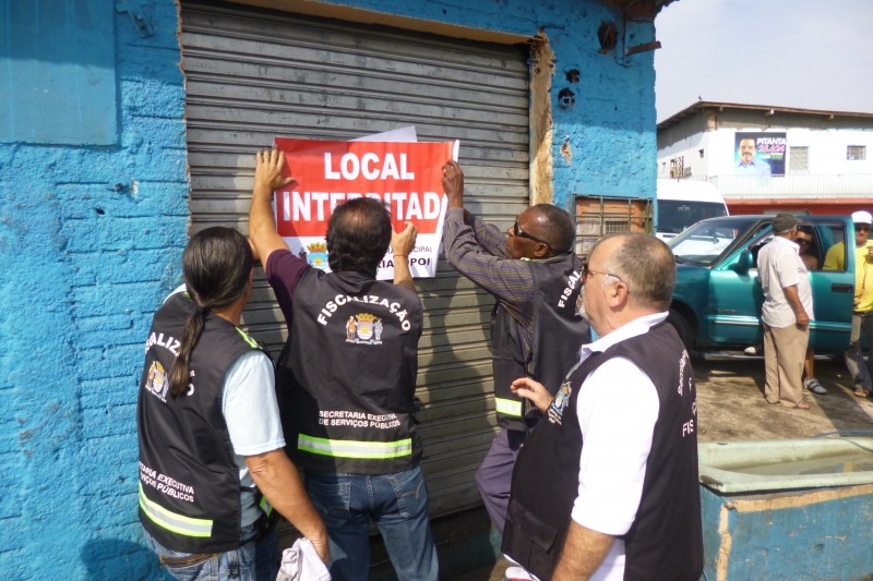Operação interdita e apreende material ilegal