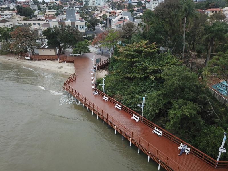 Comunidade do Bom Abrigo já tem novo deck para contemplação e descanso
