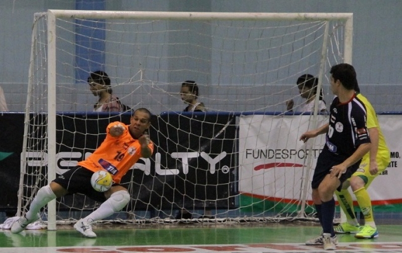 Florianópolis larga na frente na Liga futsal 