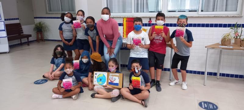 Estudantes da rede municipal de ensino de Florianópolis criam livro para falar sobre escravidão