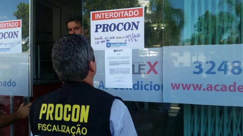 Defesa do Consumidor interdita academia 