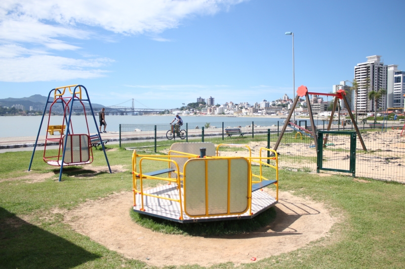 Praça do Continente terá brinquedos inclusivos
