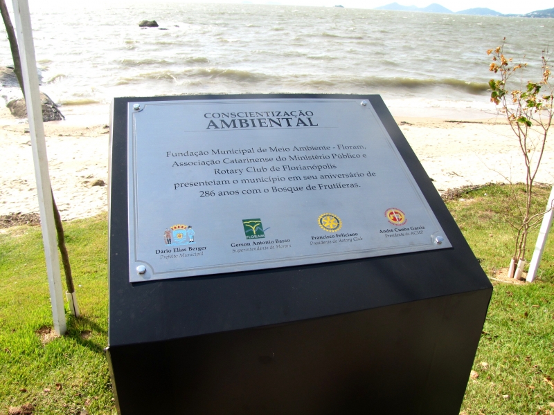 Inaugurado o Bosque de Frutíferas na Beira-Mar Norte