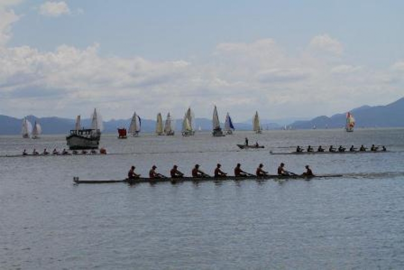 1º Etapa Copa Catarinense de Remo e a Regata de Vela Cidade de Florianópolis fazem a festa no mar de Floripa.  