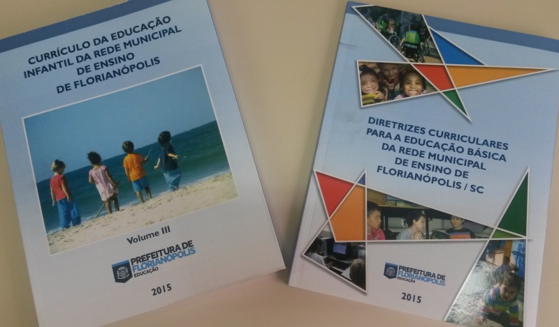 SME lança diretrizes e currículo  em livros