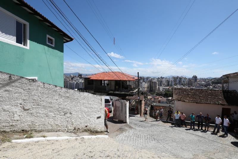 Prefeitura entrega reconstrução da Rua Waldemiro Monguilhot na Mariquinha