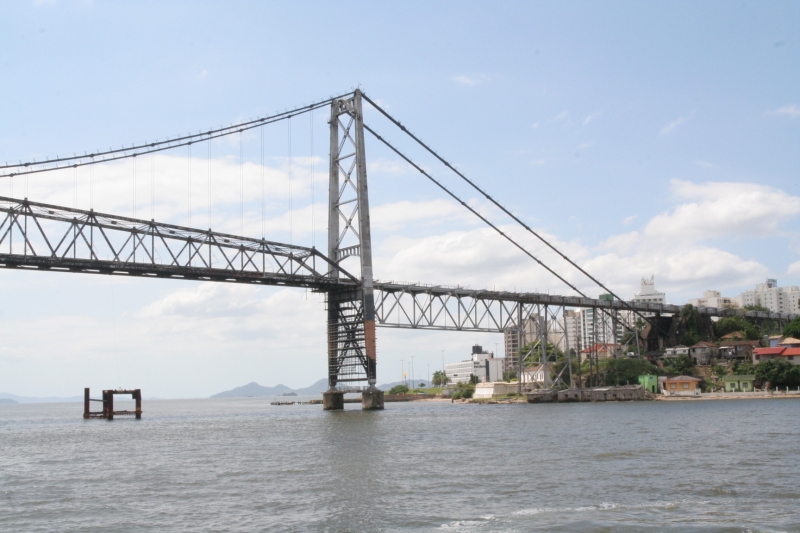 Prefeitura cria comissão técnica de preparação para a reabertura da Ponte Hercílio Luz em julho de 2014