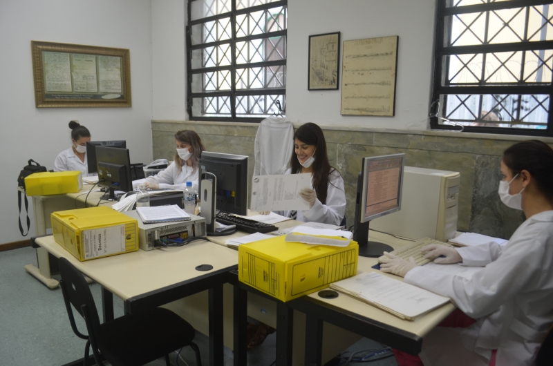 Arquivo Histórico de Florianópolis cataloga acervo