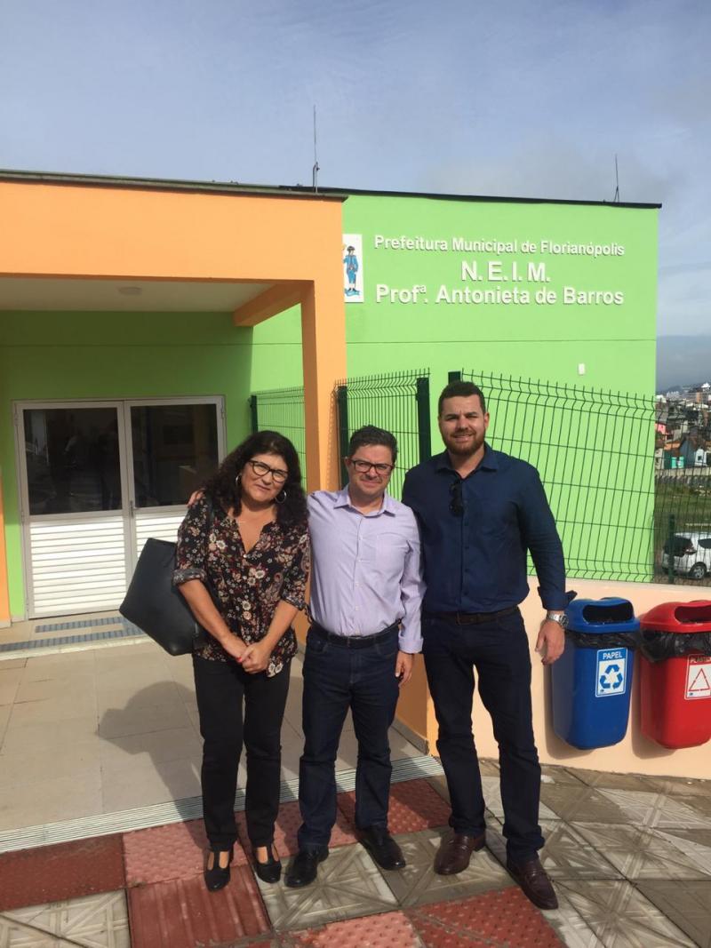 Secretário de Educação do Espírito Santo visita escolas e creches da PMF