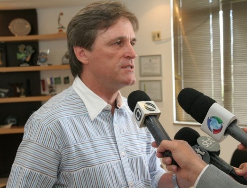Prefeito Dário Berger pede apoio para que Escola  passe para o município