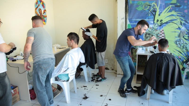 Prefeitura realiza ação social com pessoas em situação de rua