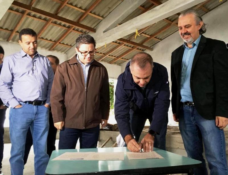 Obra de escola de Ponta das Canas é retomada pela PMF