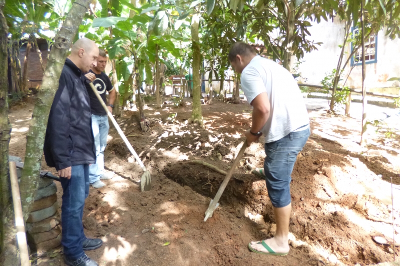 Manutenção melhora acessos de bosque no Continente