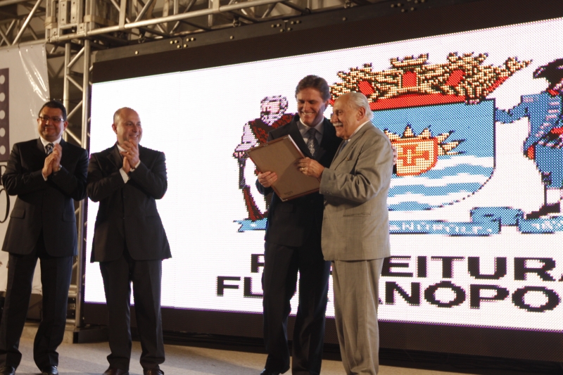 Prefeito recebe prêmio na Fiesc