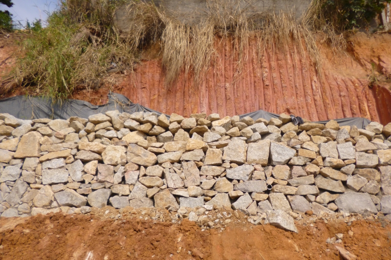 Obras de contenção na Vila Aparecida seguem em ritmo acelerado