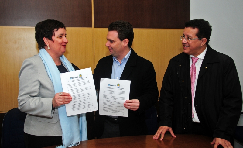 PMF e UFSC formalizam parceria inédita