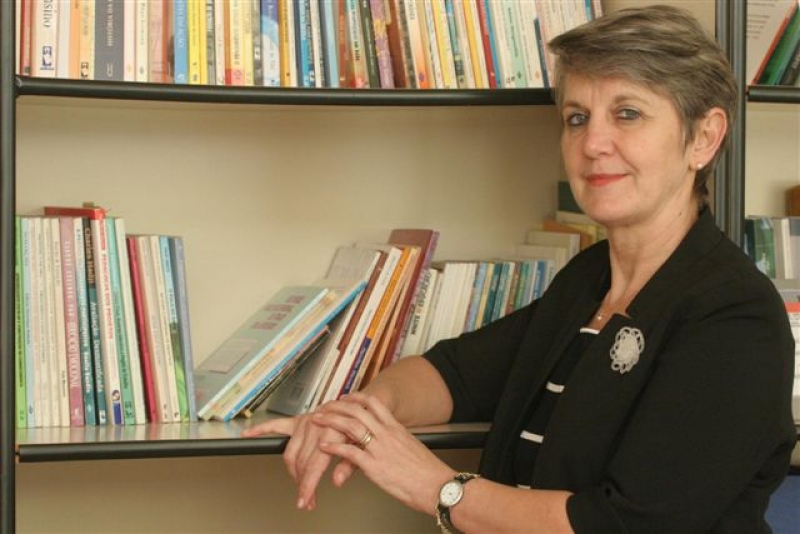Creche homenageia especialista em educação