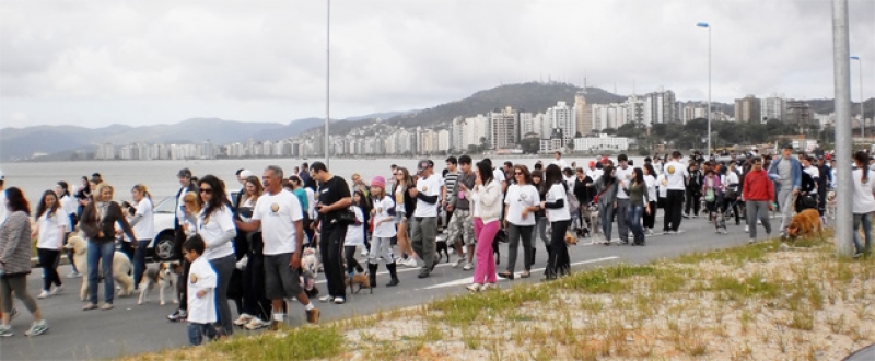 Cãominhada reuniu cerca de duas mil pessoas na capital 