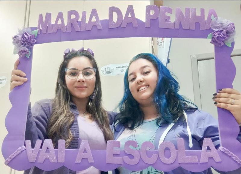 Crianças de escola municipal de Florianópolis entrevistam Maria da Penha