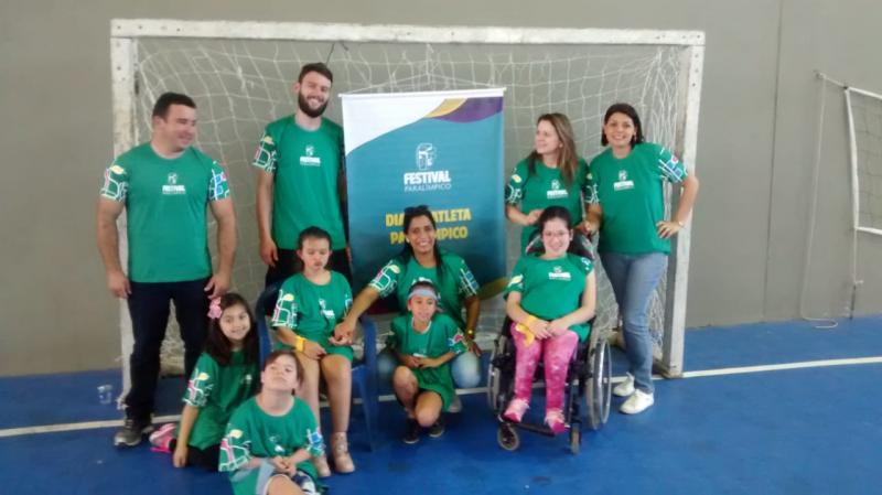 Estudantes participam do projeto Dia Paraolímpico Escolar
