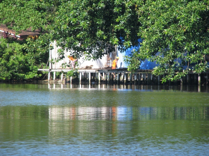 Deck é demolido pela Floram na Lagoa da Conceição
