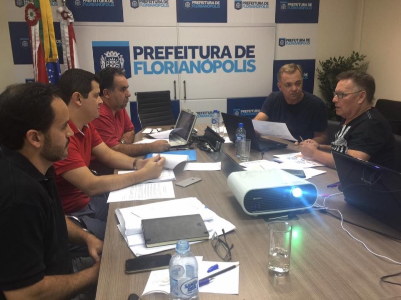 Prefeito Gean Loureiro reduz o próprio salário e de secretários