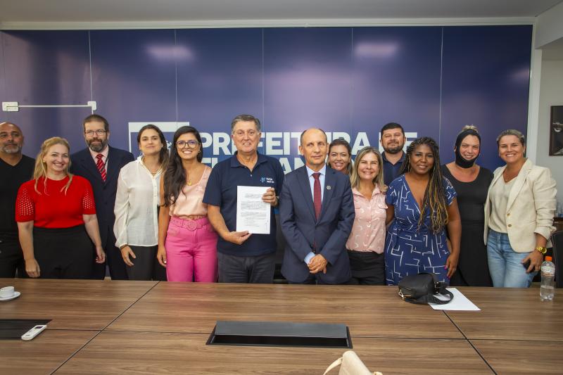 Prefeitura assina termo de cooperação com TRT a fim de empregar mulheres em vulnerabilidade