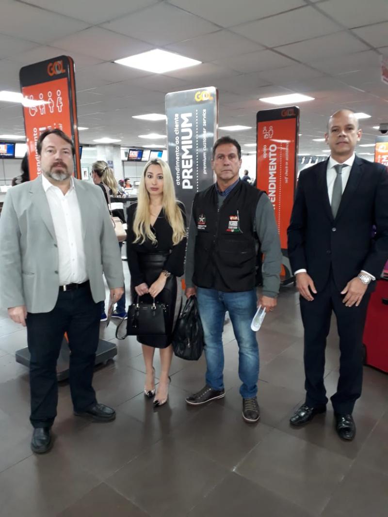 Procon de Florianópolis e OAB realizam blitz contra cobrança de bagagens no aeroporto da Capital